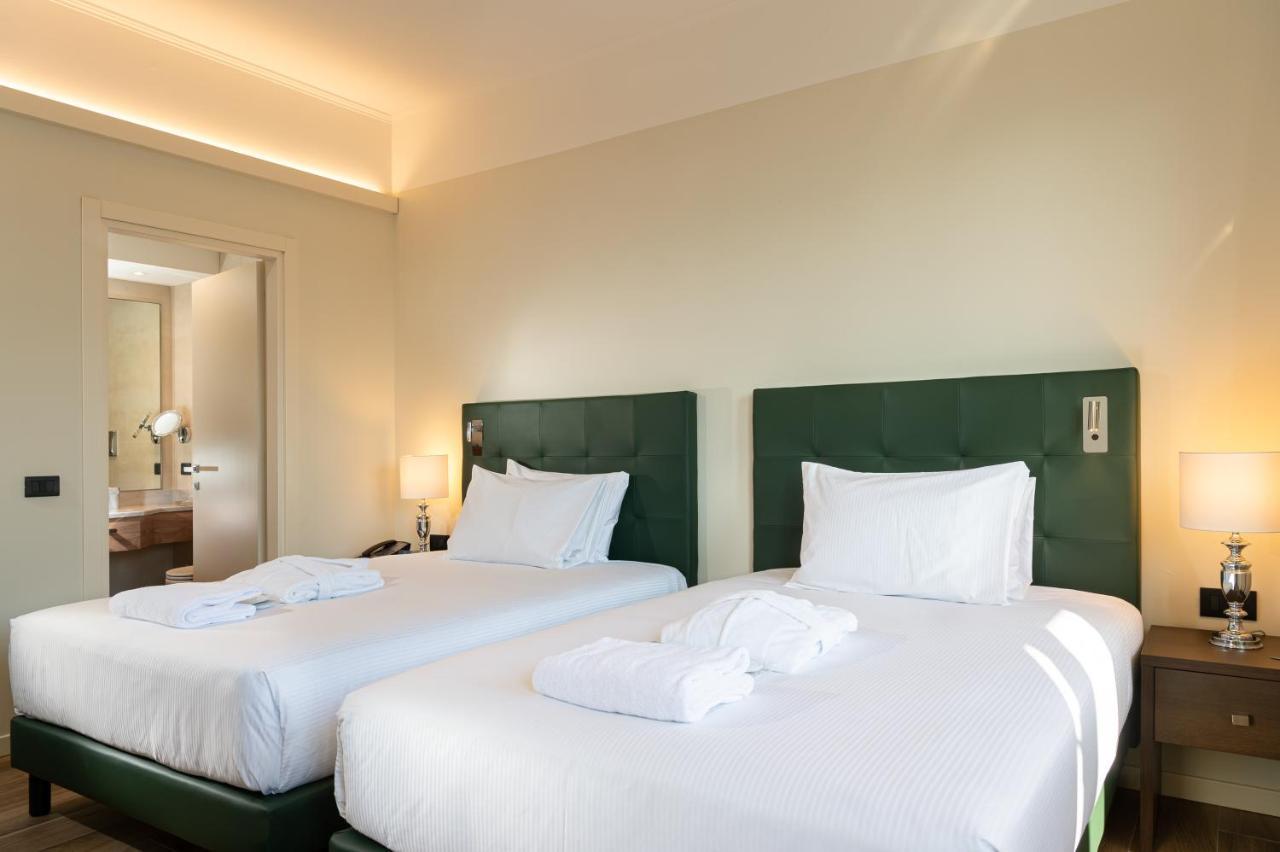 Doubletree By Hilton Brescia Hotell Exteriör bild